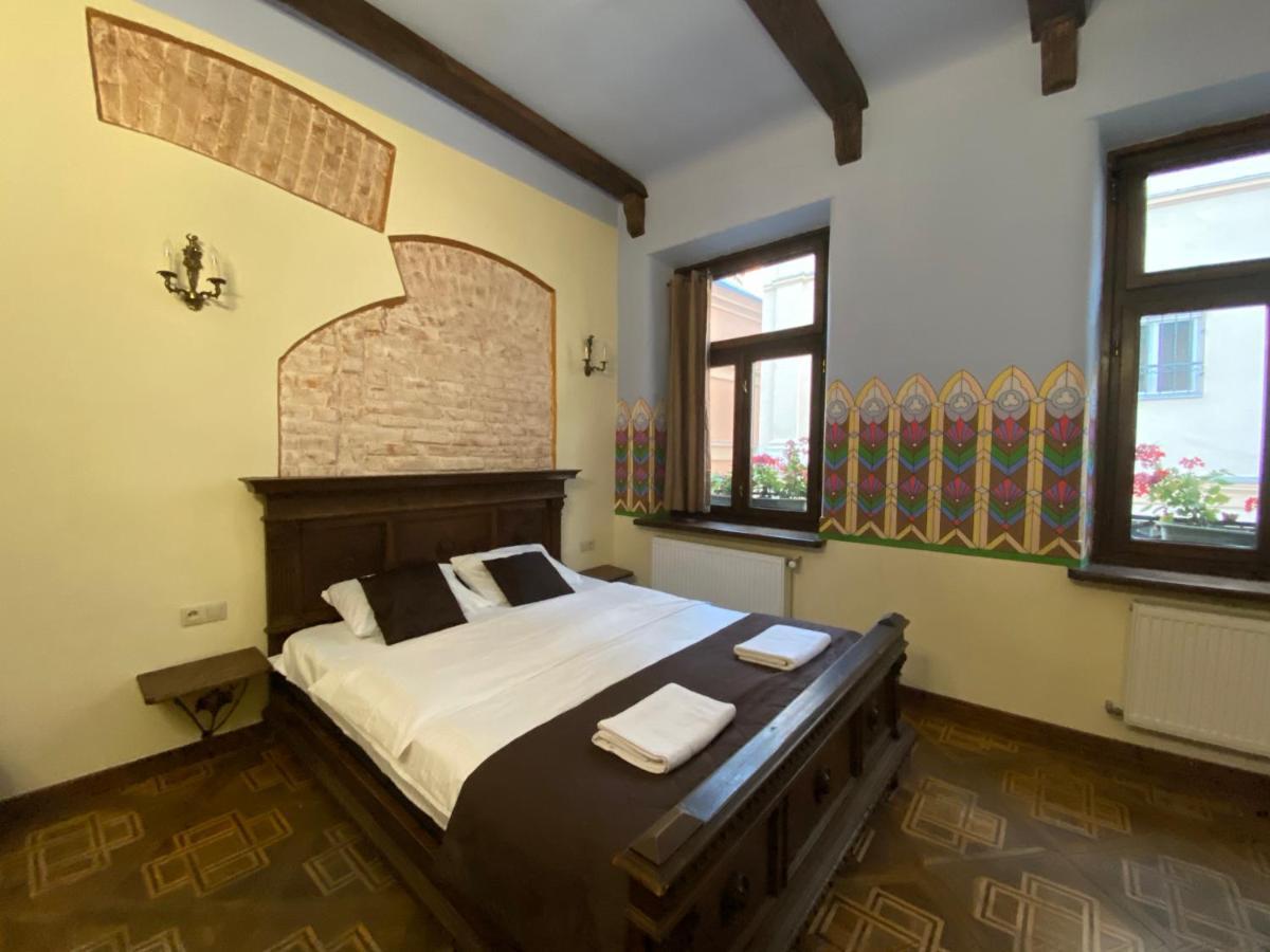 Апартаменти Королівські На Вулиці Лесі Українки 19 Lviv Exteriör bild