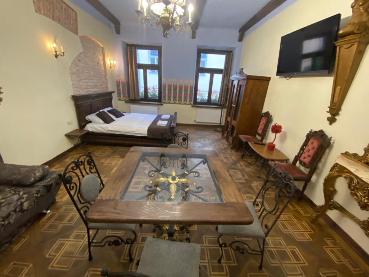 Апартаменти Королівські На Вулиці Лесі Українки 19 Lviv Exteriör bild