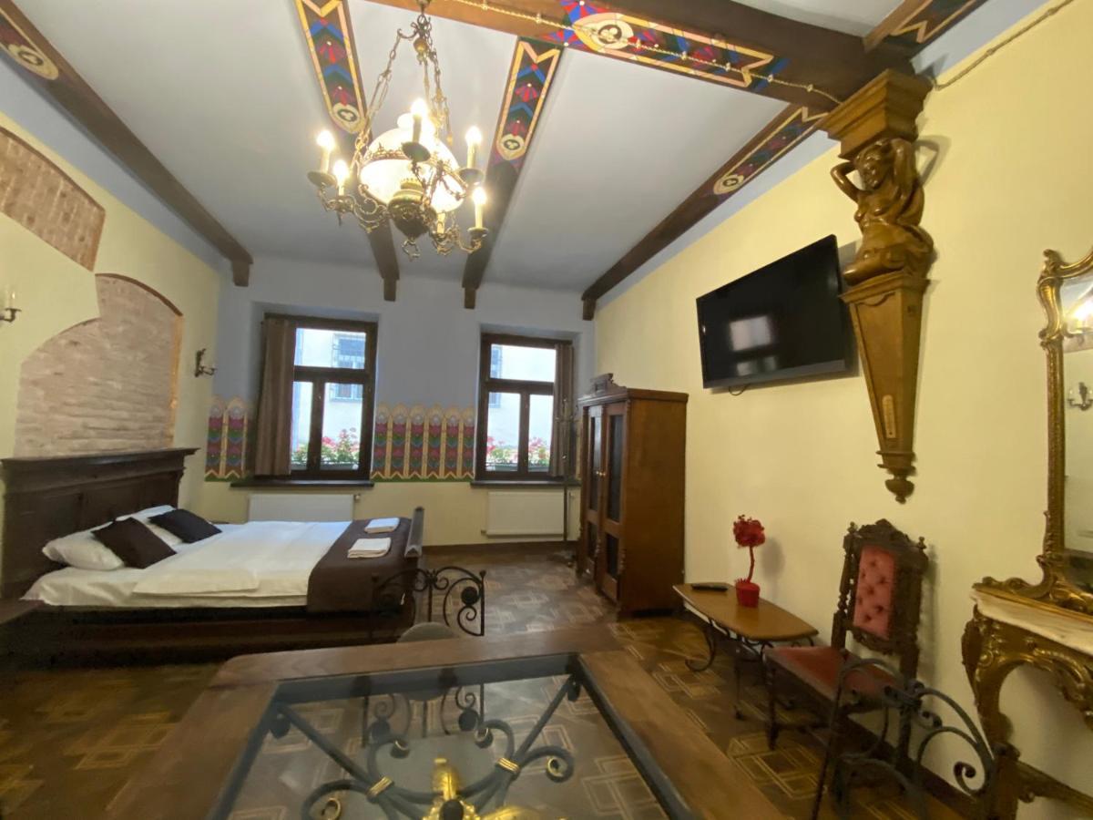 Апартаменти Королівські На Вулиці Лесі Українки 19 Lviv Exteriör bild