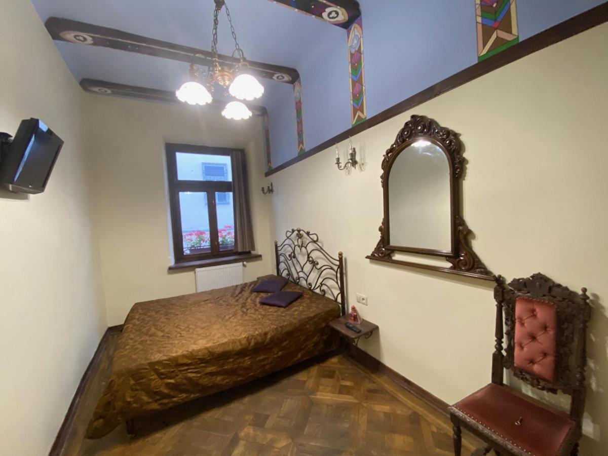 Апартаменти Королівські На Вулиці Лесі Українки 19 Lviv Exteriör bild