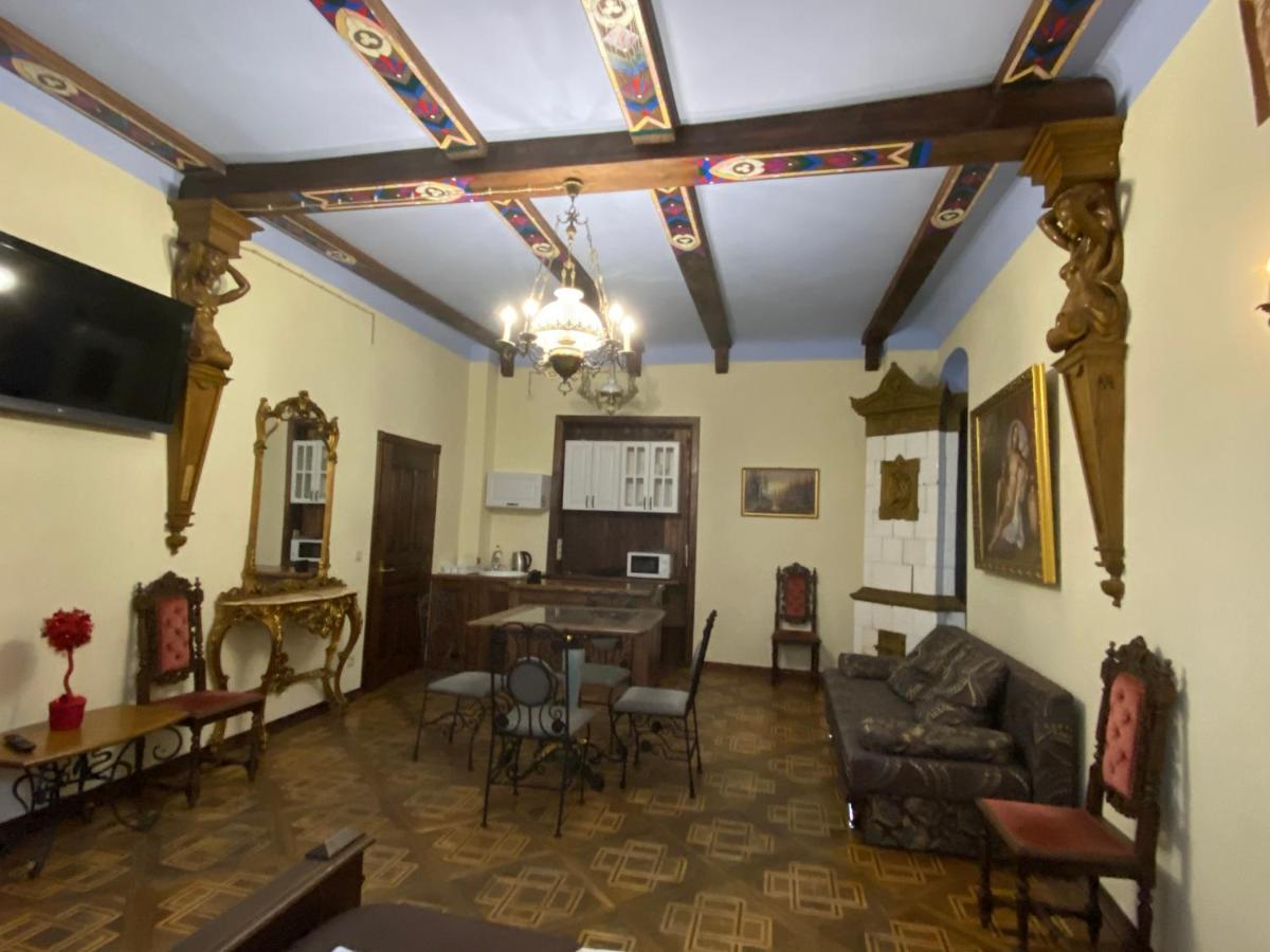Апартаменти Королівські На Вулиці Лесі Українки 19 Lviv Exteriör bild