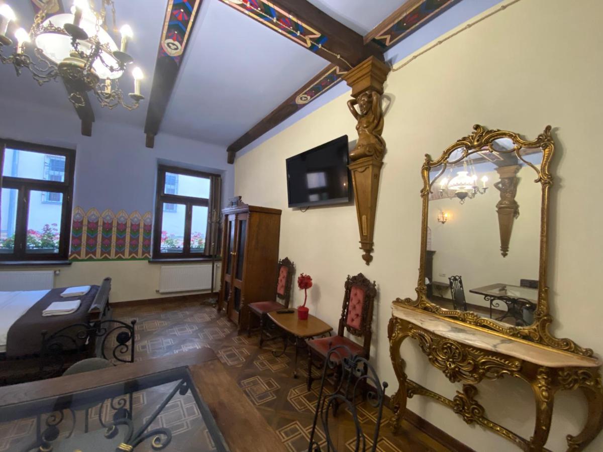 Апартаменти Королівські На Вулиці Лесі Українки 19 Lviv Exteriör bild