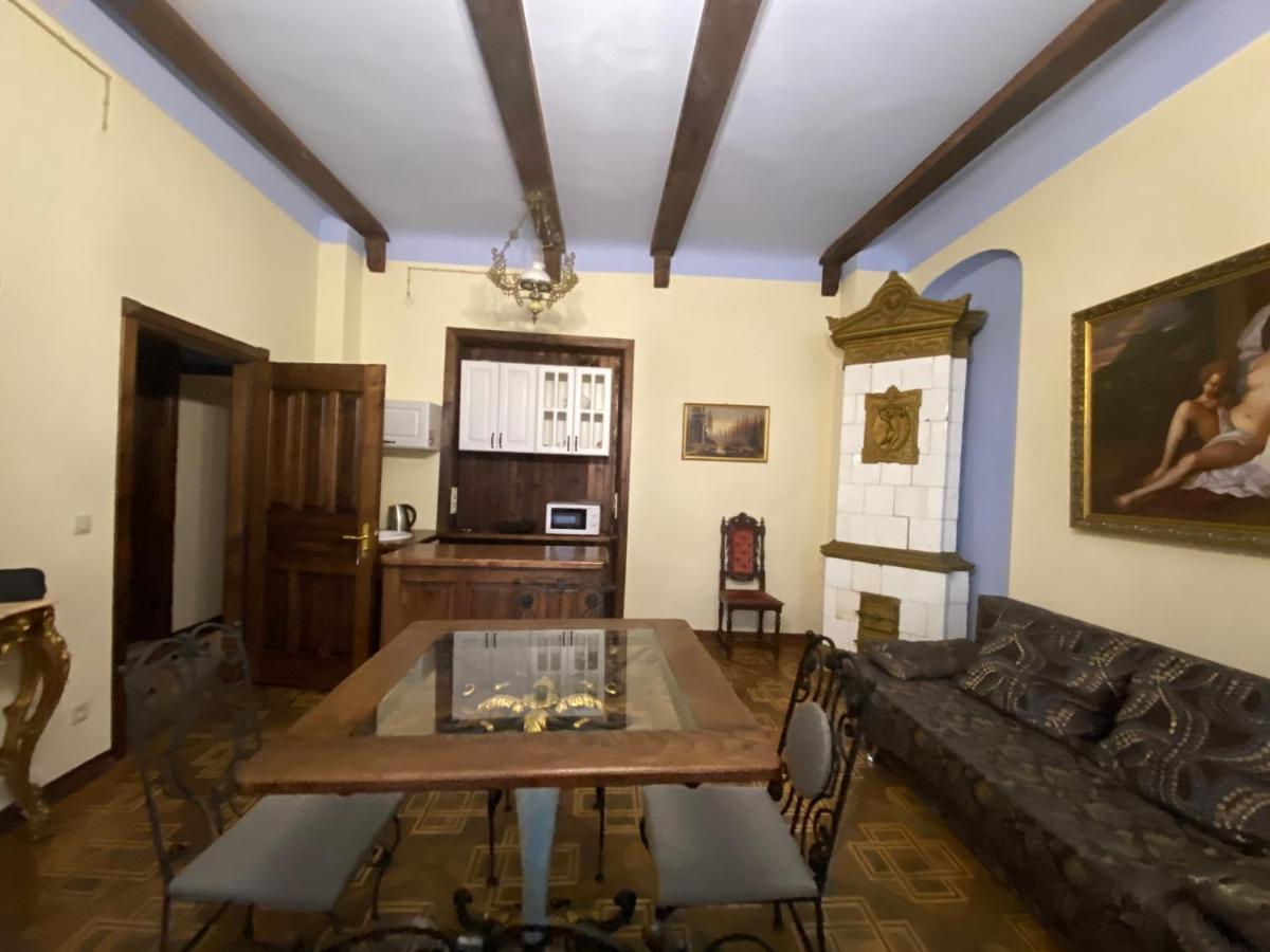 Апартаменти Королівські На Вулиці Лесі Українки 19 Lviv Exteriör bild