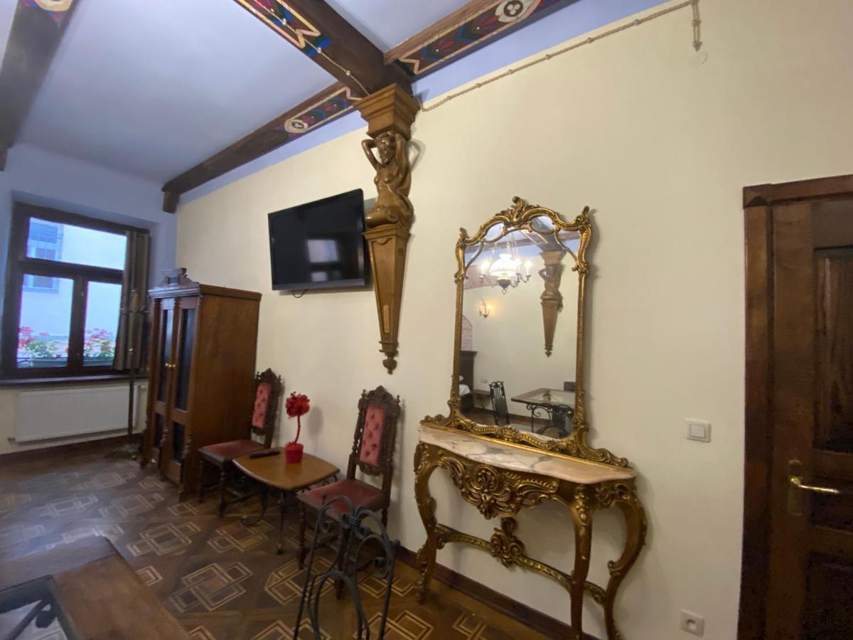 Апартаменти Королівські На Вулиці Лесі Українки 19 Lviv Exteriör bild